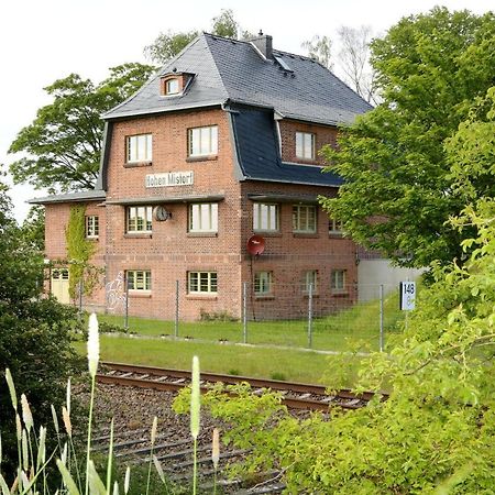 Bahnhof Hohen Mistorf Apartment Exterior photo