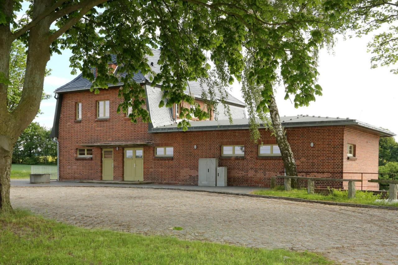 Bahnhof Hohen Mistorf Apartment Exterior photo